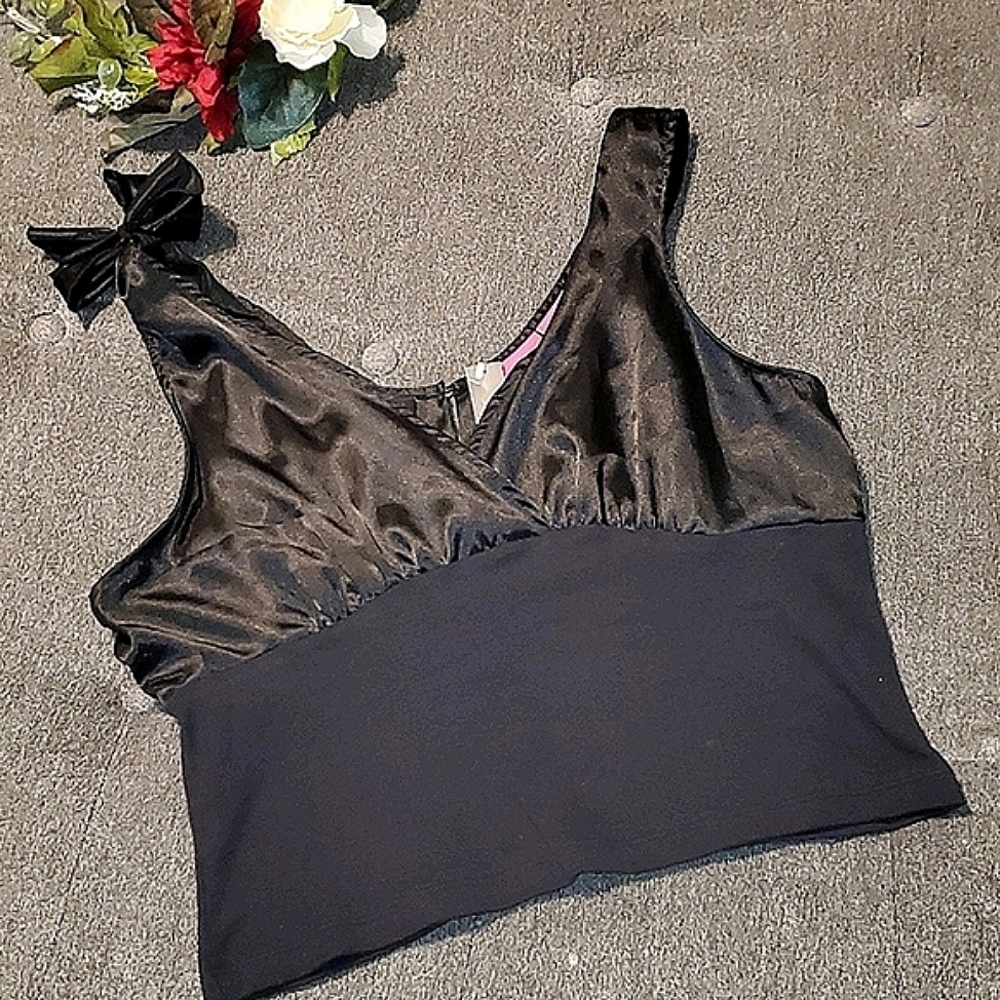 Thalia Sodi black top